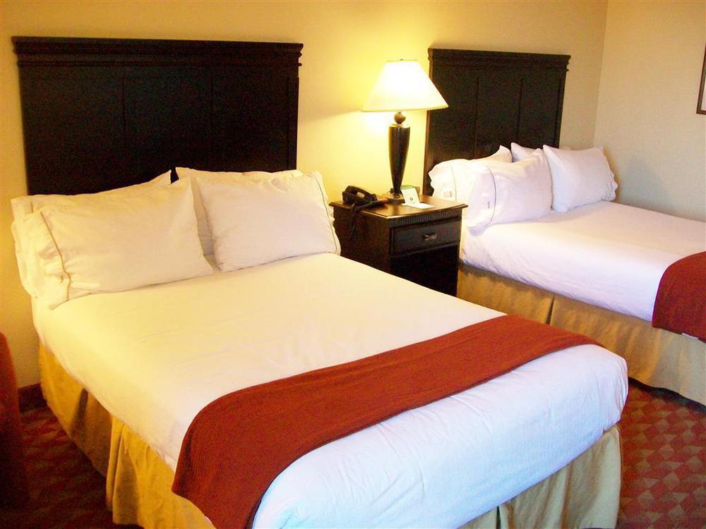 Americas Best Value West Point Room photo
