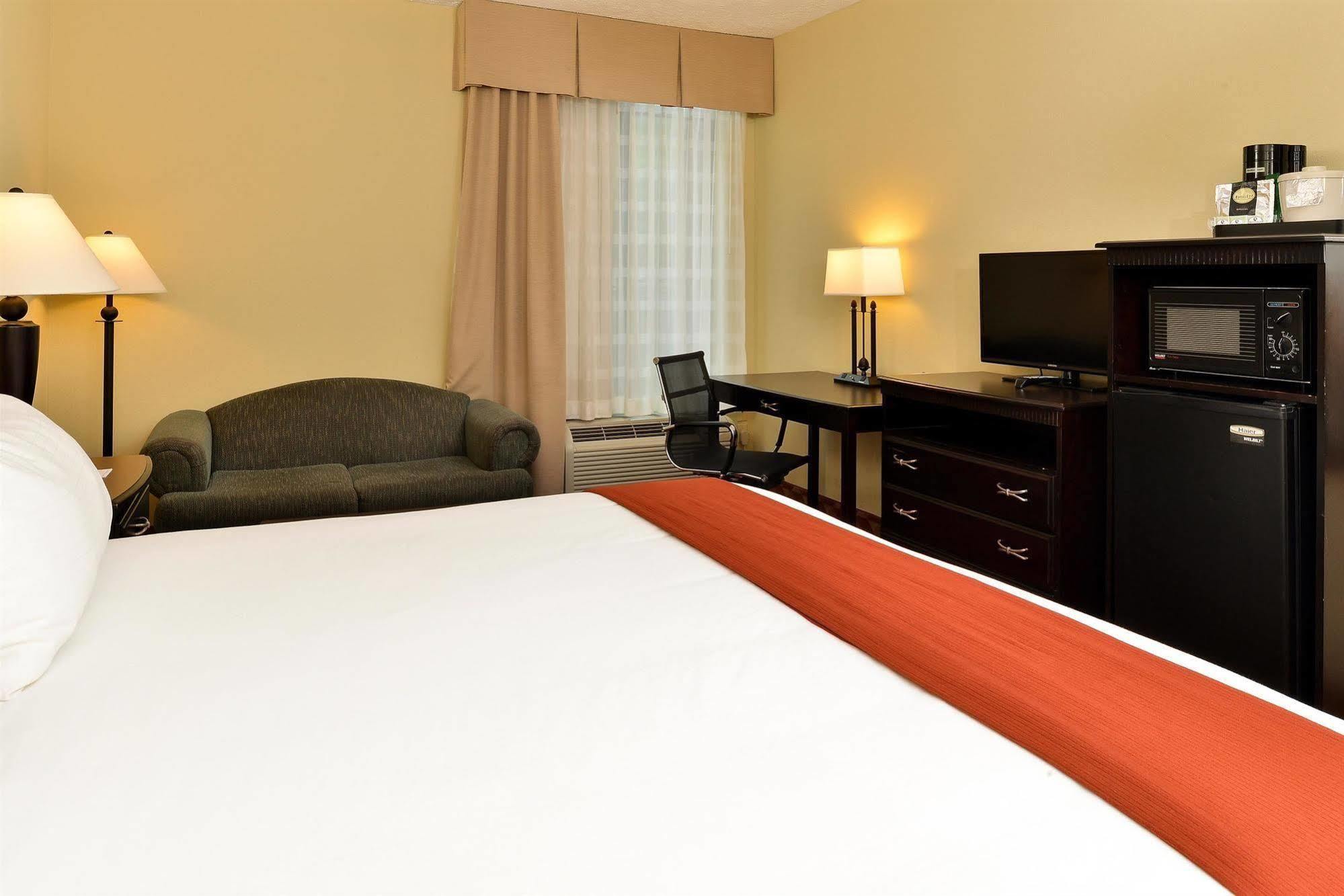 Americas Best Value West Point Exterior photo